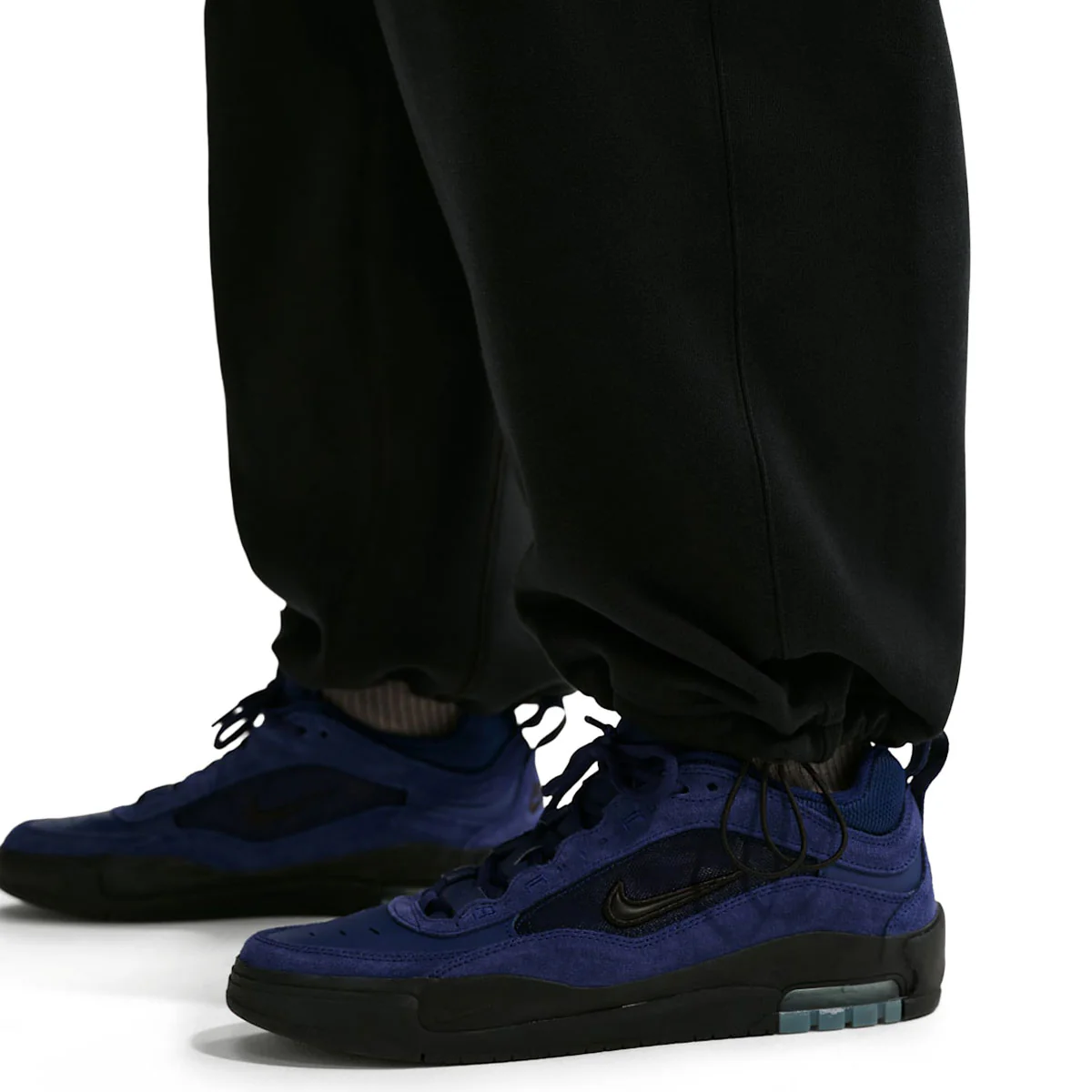 Nike SB Ishod Cargo Pants - Black - Image 3