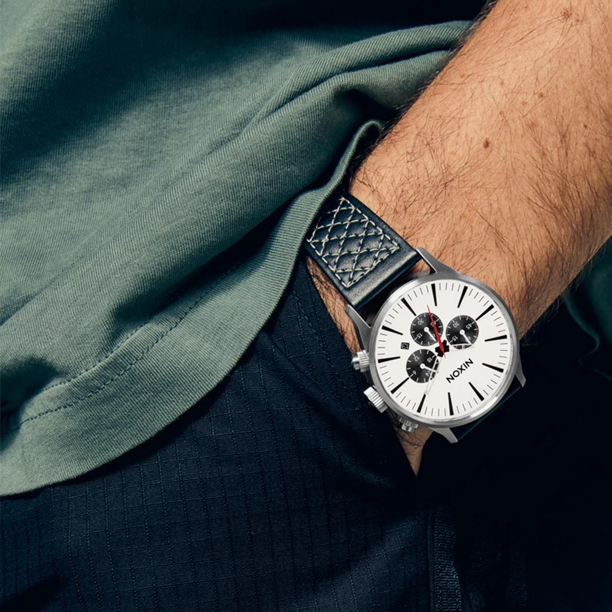 Nixon Sentry Chrono Leather Watch - Chrome/Cloud Sunray/Black - Image 5