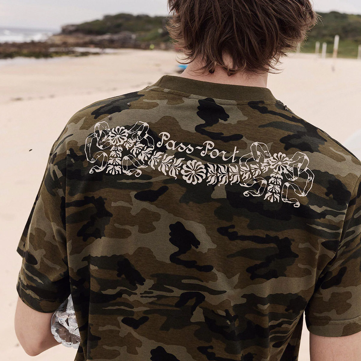 Passport Kollaasi T-Shirt - Woodland Camo - Image 5