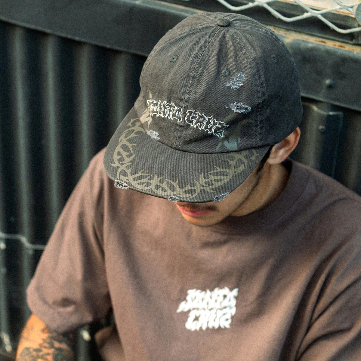 Santa Cruz Razor Arch Strip Snapback Hat - Shadow - Image 4
