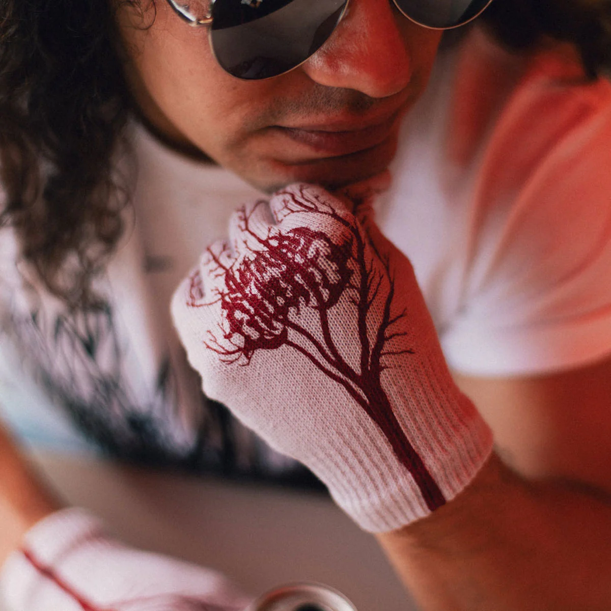 Satan's Drano Vein Gloves - White/Red - Image 2