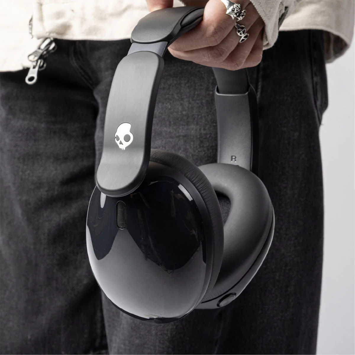 Skullcandy Hesh 540 ANC Wireless Headphones - True Black - Image 5
