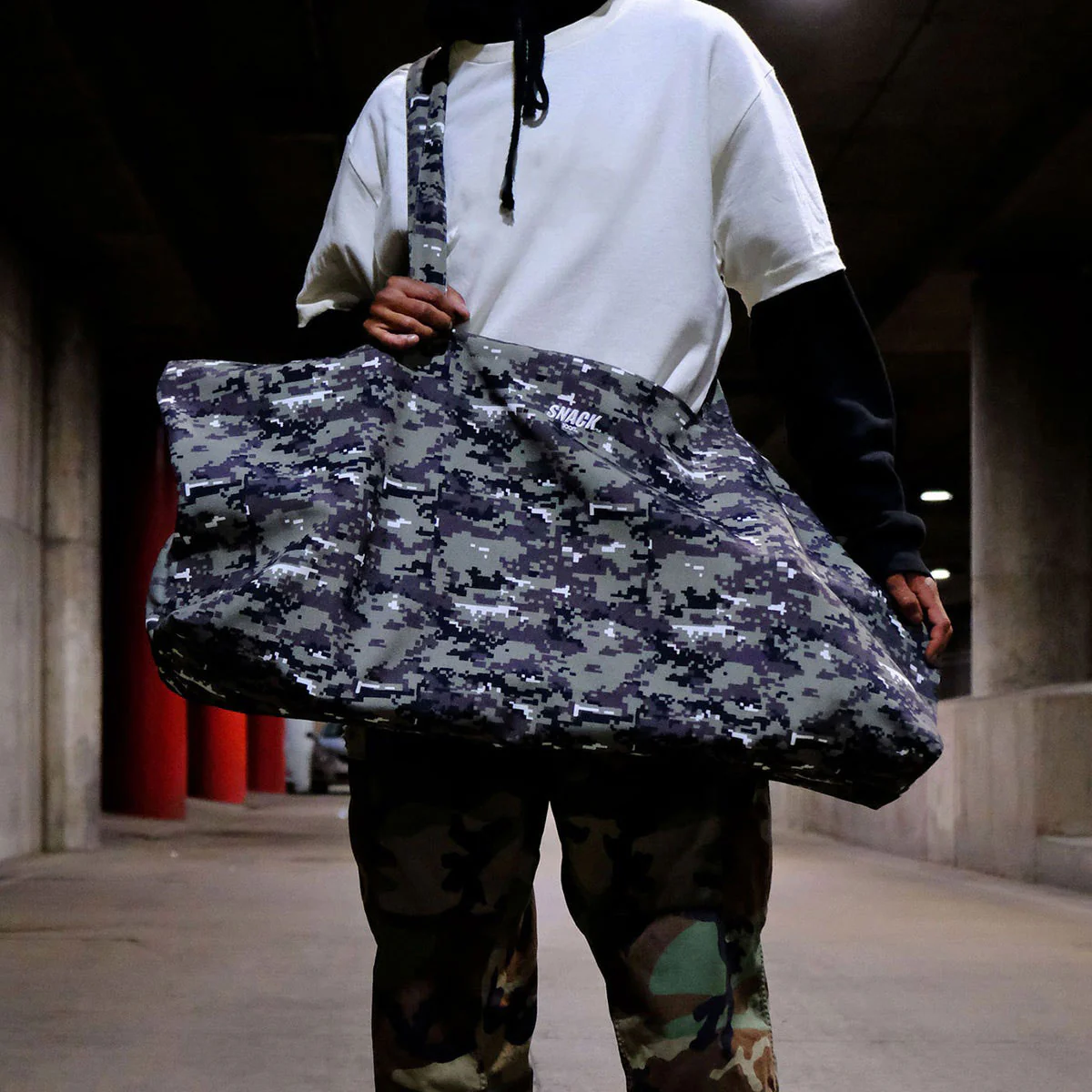 Snack XXXL Skate Zip Tote - Digi Camo - Image 3